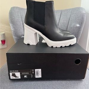 NWT Sorel Brex Heel Chelsea Boot